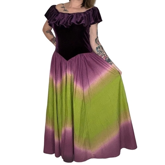 Beautiful Velvet And Ombré Off Shoulder Ruffle A-Line Maxi Dress - Picture 3 of 15